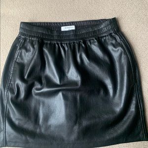 Aritzia Babaton Vegan Leather Mini Skirt